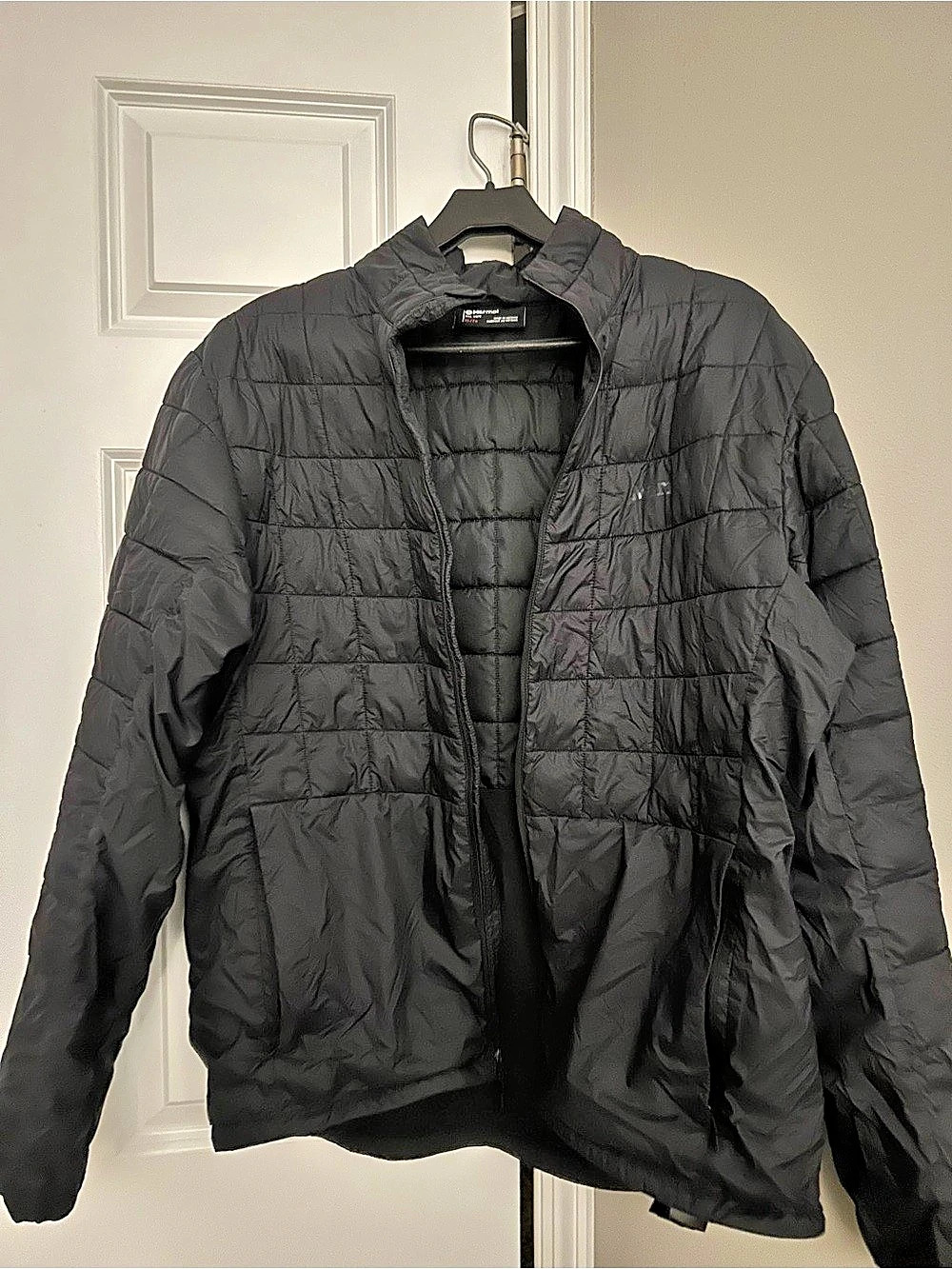 Marmot Men's Quilted Puffer Jacket in Black Like New Size XL